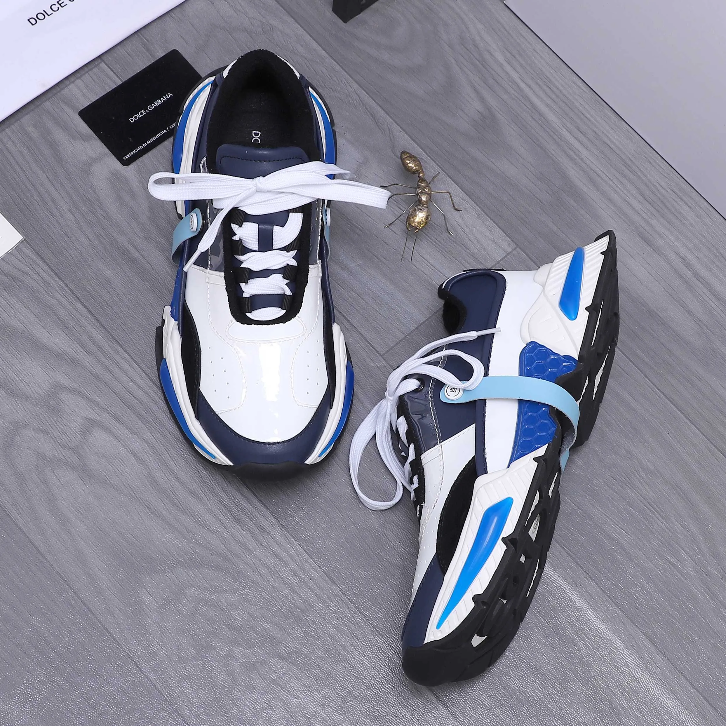 Men's shoes 💰560 Product trademark: DG (Dolce & Gabbana) Couple casual shoes Regular size: 35-46 Product materials: Selected cowhide stitching upper, short velvet lining, cowhide insole, original outsole